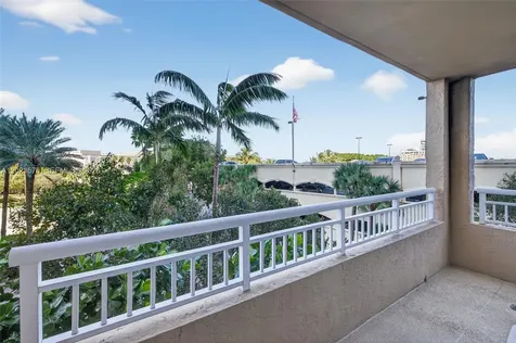 19501 W Country Club Drive Aventura FL 33180