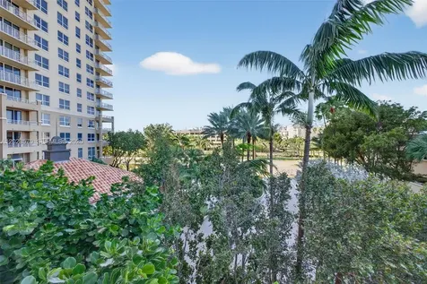 19501 W Country Club Drive Aventura FL 33180