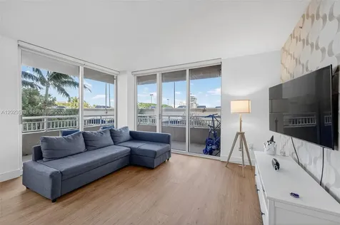 19501 W Country Club Drive Aventura FL 33180