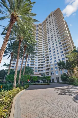 19501 W Country Club Drive Aventura FL 33180