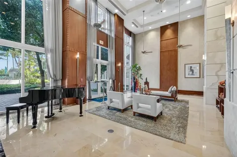 19501 W Country Club Drive Aventura FL 33180