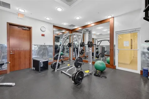 19501 W Country Club Drive Aventura FL 33180