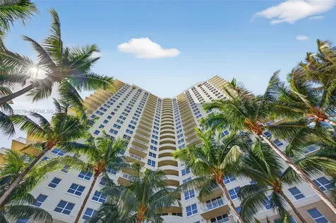 19501 W Country Club Drive Aventura FL 33180