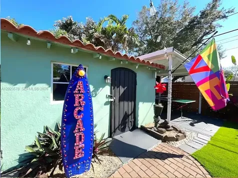 2538 Liberty Street Hollywood FL 33020