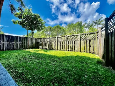 5201 Geneva Way Doral FL 33166