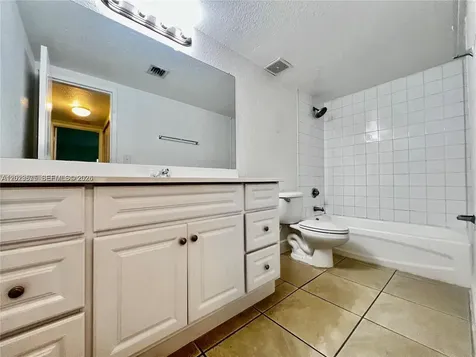 5201 Geneva Way Doral FL 33166