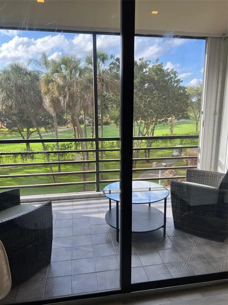 1400 Saint Charles Place Pembroke Pines FL 33026