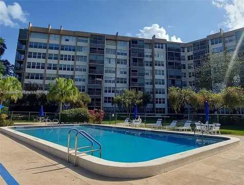 1400 Saint Charles Place Pembroke Pines FL 33026