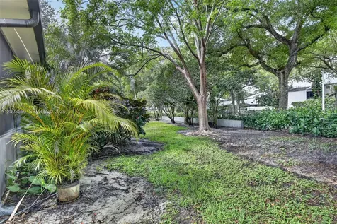 369 NW 97th Avenue Plantation FL 33324
