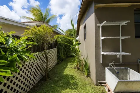 1380 NE 153rd Street North Miami Beach FL 33162