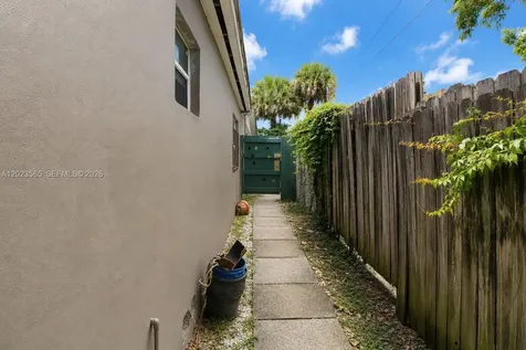 1380 NE 153rd Street North Miami Beach FL 33162