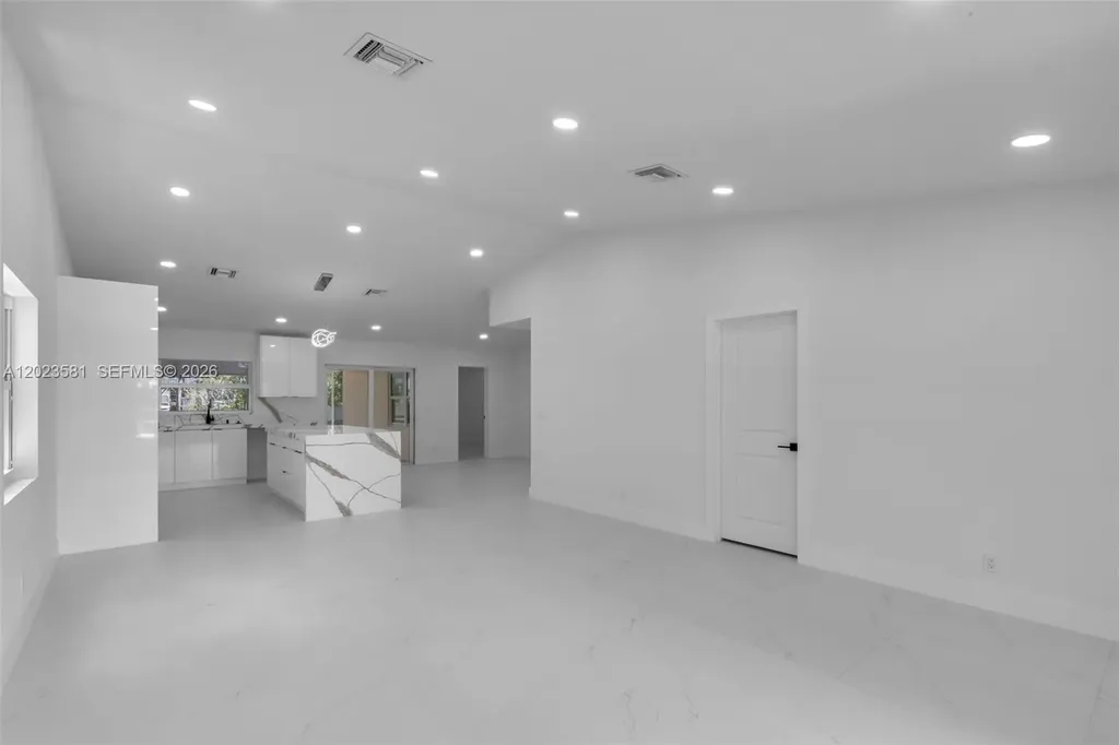 2828 NW 95th Avenue Coral Springs FL 33065