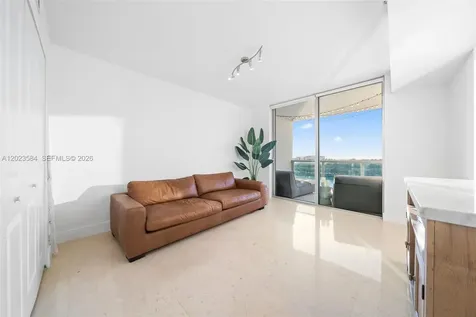 2641 N Flamingo Road Sunrise FL 33323