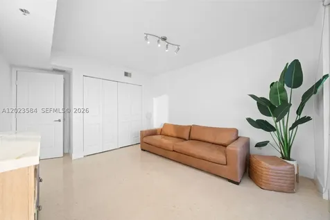 2641 N Flamingo Road Sunrise FL 33323