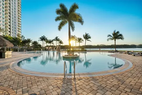 2641 N Flamingo Road Sunrise FL 33323