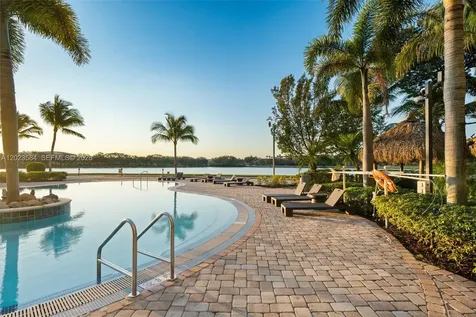 2641 N Flamingo Road Sunrise FL 33323