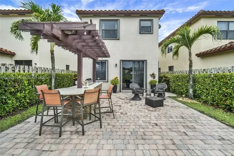 3785 NE 2nd Street Homestead FL 33033