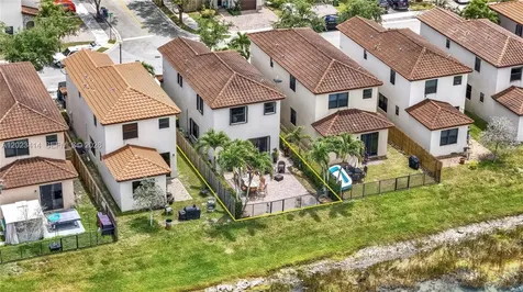 3785 NE 2nd Street Homestead FL 33033