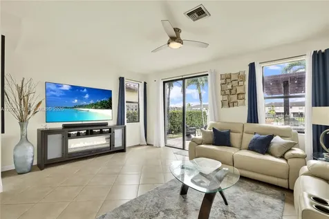 3785 NE 2nd Street Homestead FL 33033