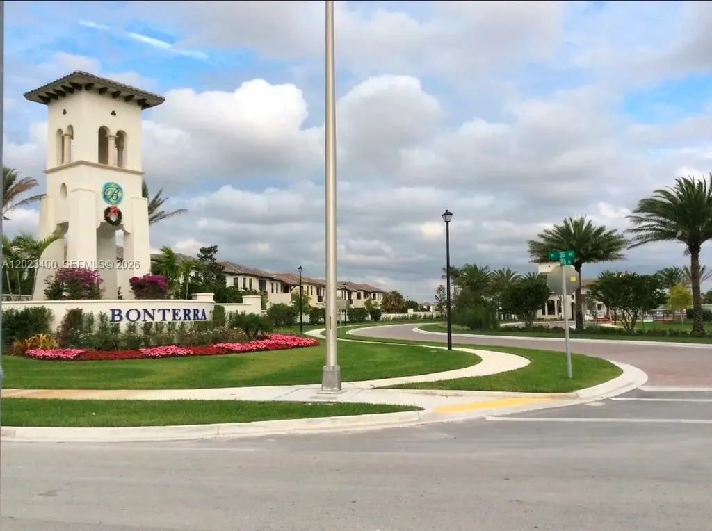 9261 W 33rd Way Hialeah FL 33018
