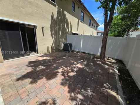 9261 W 33rd Way Hialeah FL 33018