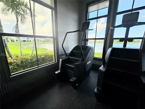 9261 W 33rd Way Hialeah FL 33018