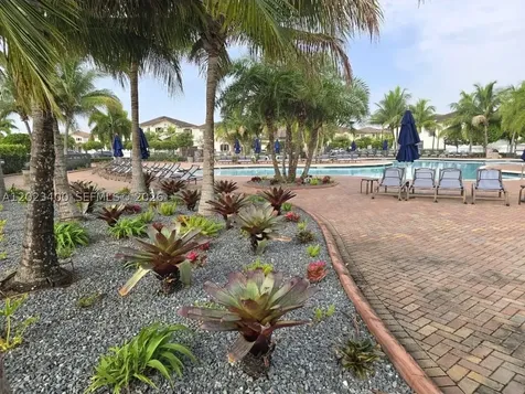 9261 W 33rd Way Hialeah FL 33018