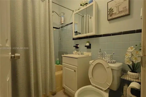 330 W 44th Street Hialeah FL 33012