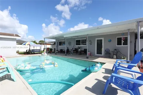 330 W 44th Street Hialeah FL 33012