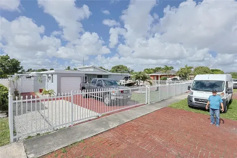 330 W 44th Street Hialeah FL 33012