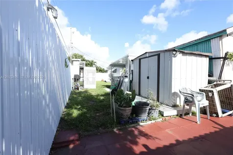 330 W 44th Street Hialeah FL 33012
