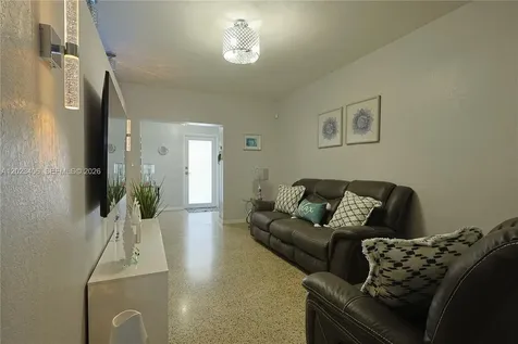 330 W 44th Street Hialeah FL 33012
