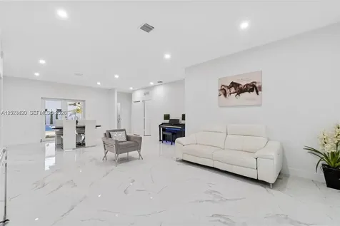 13305 SW 190th Terrace Miami FL 33177