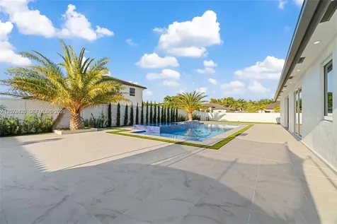 13305 SW 190th Terrace Miami FL 33177