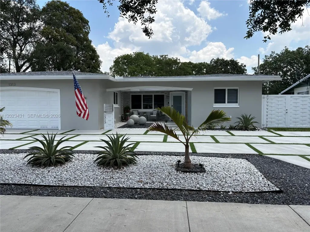 74 Ter N 74 Terrace Hollywood FL 33024