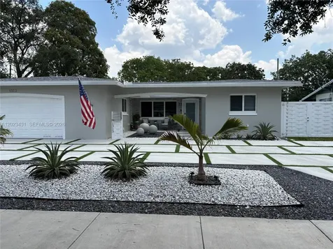 74 Ter N 74 Terrace Hollywood FL 33024