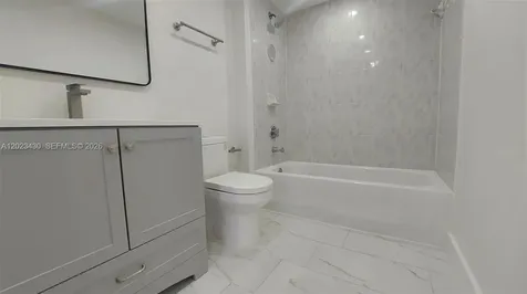 2642 Collins Avenue Miami Beach FL 33140