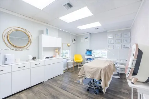 1250 E Hallandale Beach Boulevard Hallandale Beach FL 33009
