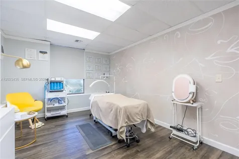 1250 E Hallandale Beach Boulevard Hallandale Beach FL 33009