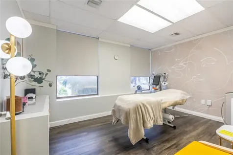 1250 E Hallandale Beach Boulevard Hallandale Beach FL 33009