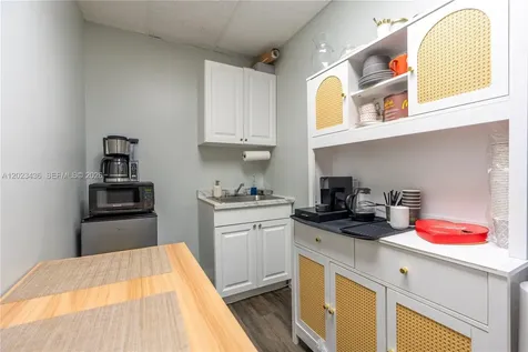 1250 E Hallandale Beach Boulevard Hallandale Beach FL 33009
