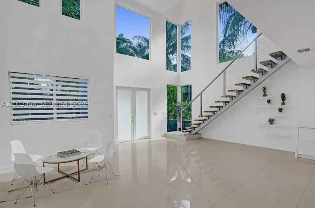 1547 Jackson Hollywood FL 33020