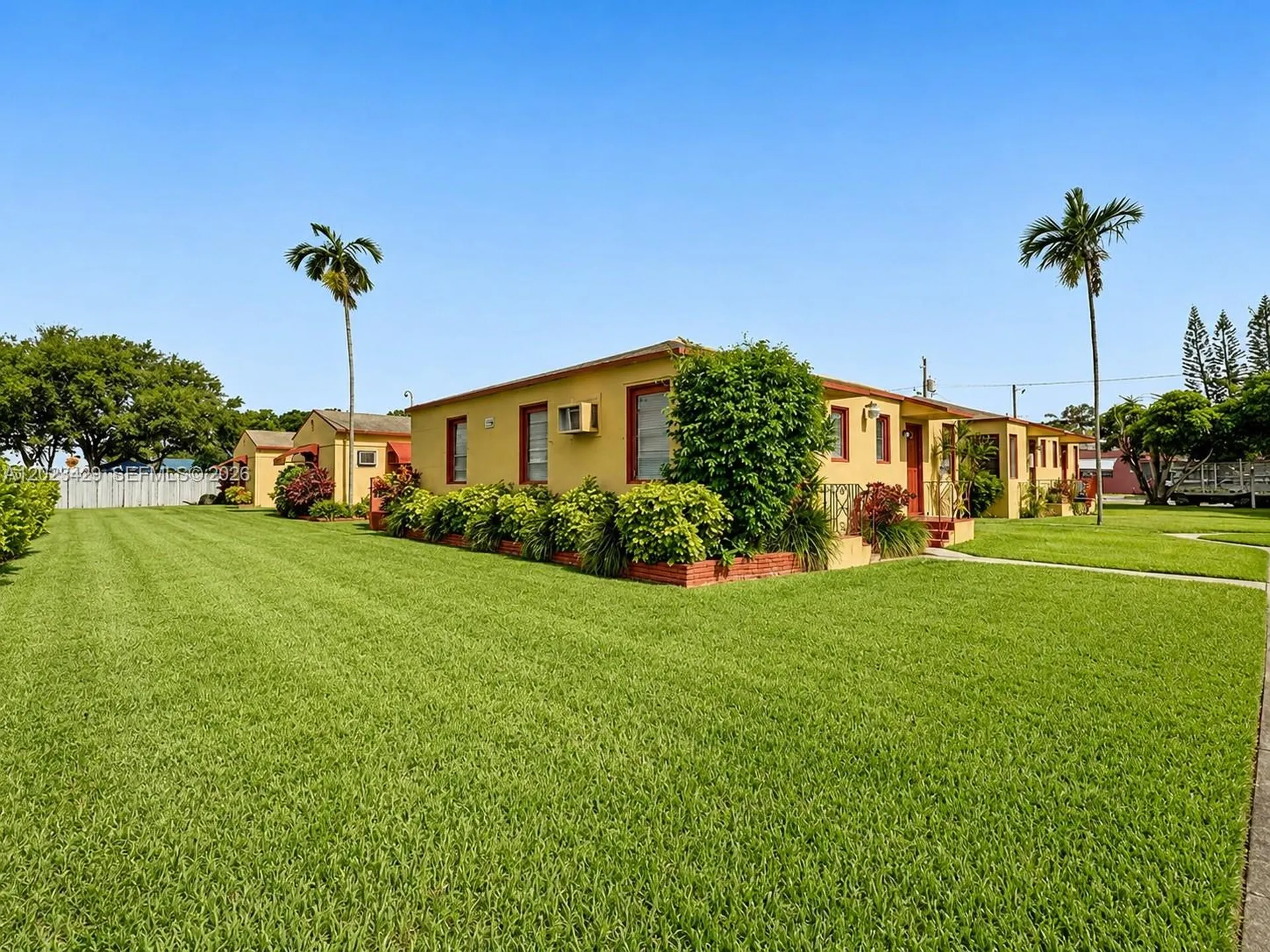 1723-1743 Moffett Street Hollywood FL 33020