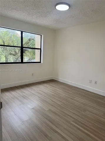 605 Ives Dairy Road Miami FL 33179
