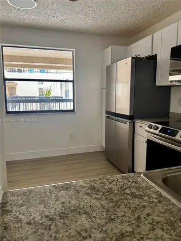 605 Ives Dairy Road Miami FL 33179