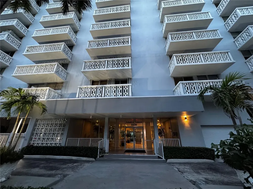 1020 Meridian Avenue Miami Beach FL 33139