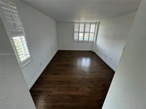 1020 Meridian Avenue Miami Beach FL 33139