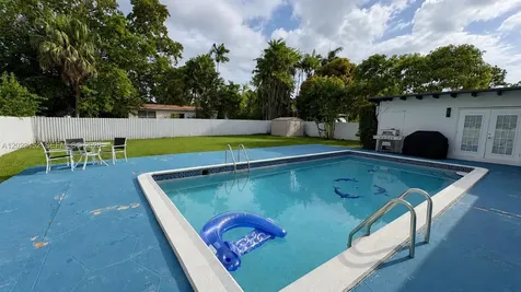 430 NE 145th Street Miami FL 33161