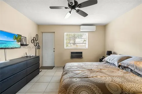 160 NE 8th Avenue Hallandale Beach FL 33009