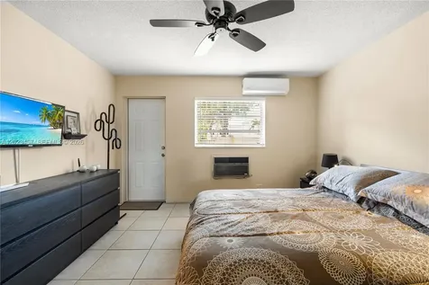 160 NE 8th Avenue Hallandale Beach FL 33009
